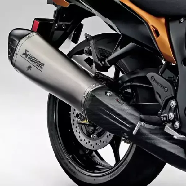Suzuki Hayabusa Slip-On Auspuff von Akrapovič (Euro 5+)