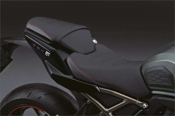 Suzuki GSX-8T Sitzbank Set